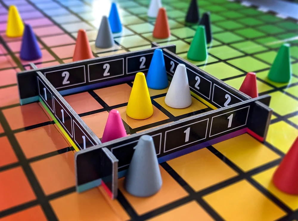 Hues and Cues Board Game - Image 4