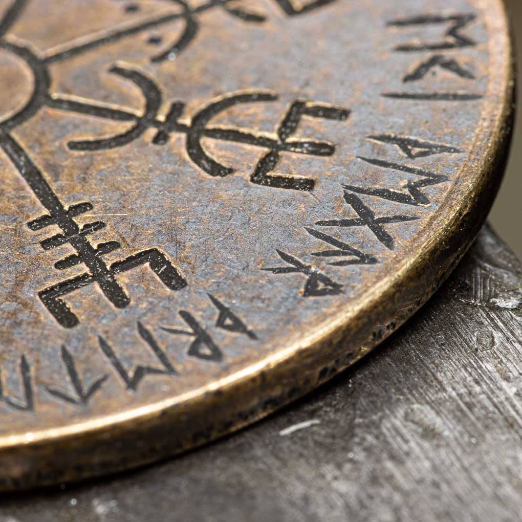 Vegvisir Norse Compass Bronze and Leather Necklace - Image 3